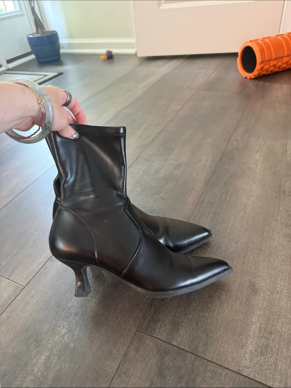 Dolce Vita Women’s Black Pointed Toe Stretch Ankle Boots
